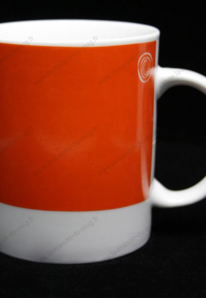 mug personnalisé pantone rouge